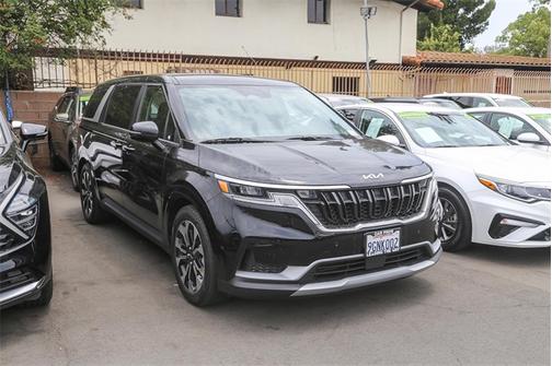 2023 Kia Carnival EX