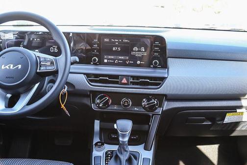 Snow White Pearl 2026 Kia Seltos LX