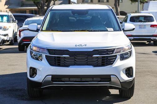 Snow White Pearl 2026 Kia Seltos LX