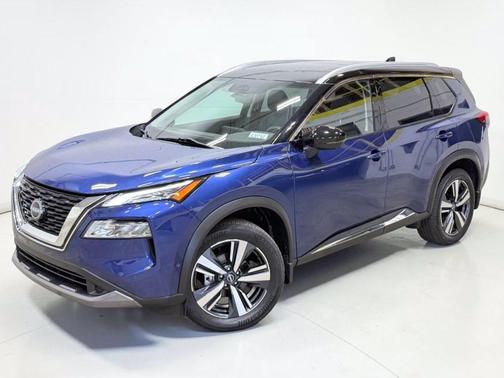 2 Tone Blue / Black 2023 Nissan Rogue SL