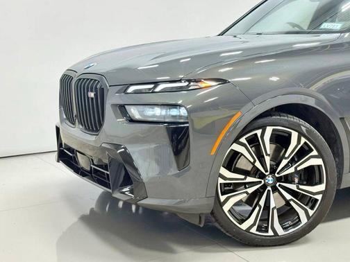 Dravit Gray Metallic 2024 BMW X7 M60i