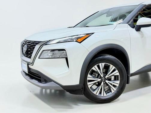 White 2023 Nissan Rogue SV