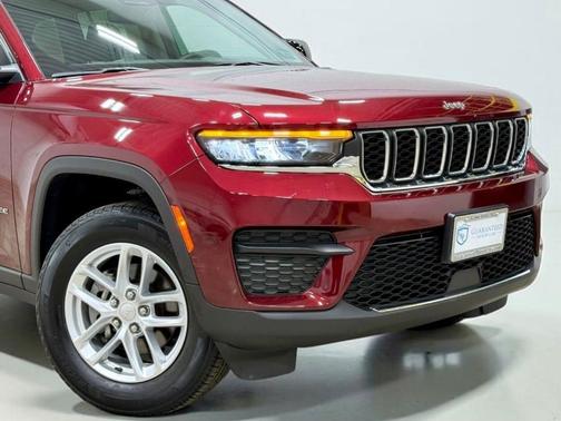 Velvet Red Pearlcoat 2023 Jeep Grand Cherokee Laredo