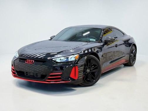 Mythos Black Metallic 2023 Audi RS e-tron GT Base