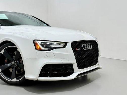 Ibis White 2013 Audi RS 5 4.2