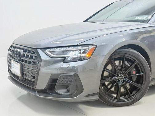 Daytona Gray Pearl Effect 2023 Audi S8 4.0T quattro