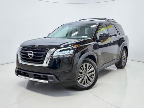 Black 2023 Nissan Pathfinder SL