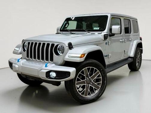 Silver Zynith Clearcoat 2023 Jeep Wrangler 4xe Sahara