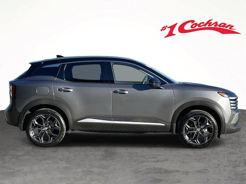 2025 Nissan Kicks SR