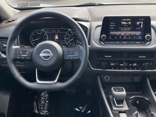 Brilliant Silver Metallic 2023 Nissan Rogue SV