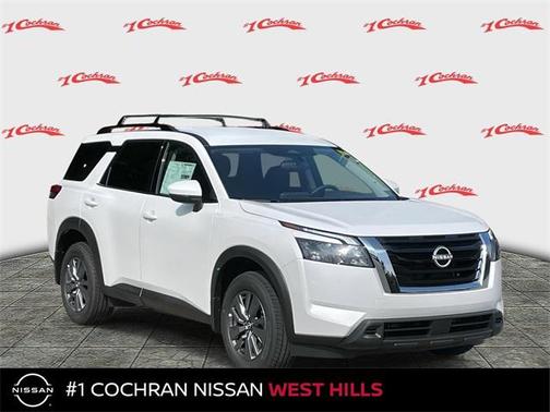 2025 Nissan Pathfinder SV