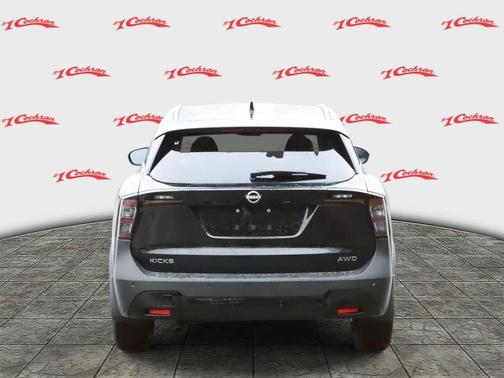 2025 Nissan Kicks SR