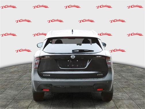 2025 Nissan Kicks SR