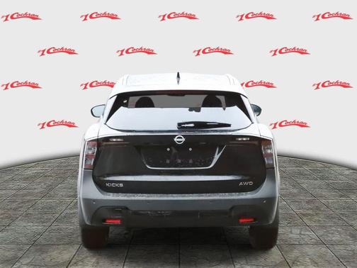 2025 Nissan Kicks SR