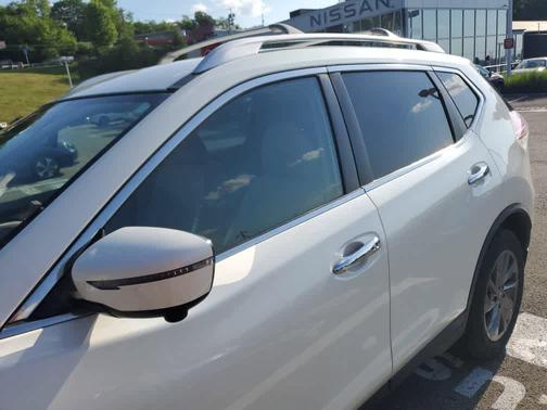Pearl White 2016 Nissan Rogue SL