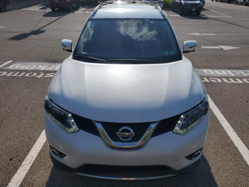 Pearl White 2016 Nissan Rogue SL
