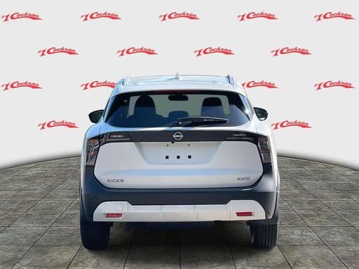 2025 Nissan Kicks SV