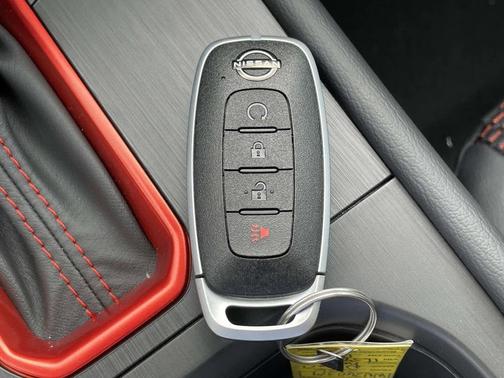 Super Black 2026 Nissan Kicks SR