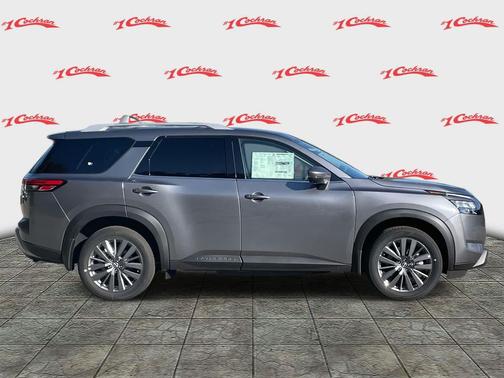 2025 Nissan Pathfinder SL 4WD