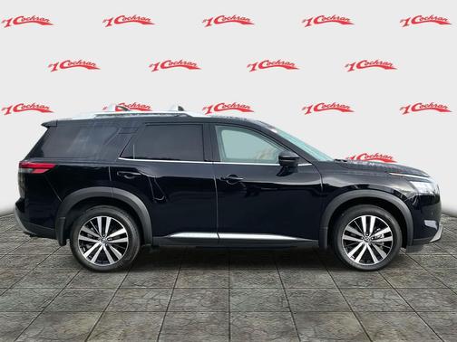 2025 Nissan Pathfinder Platinum 4WD