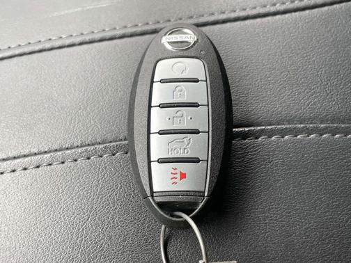 Gun Metallic 2019 Nissan Rogue SV