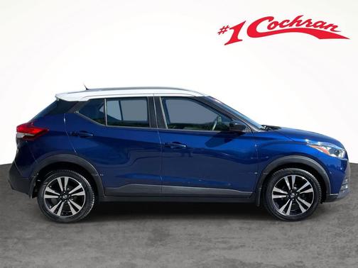 Deep Blue Pearl/Fresh Powder 2018 Nissan Kicks SV