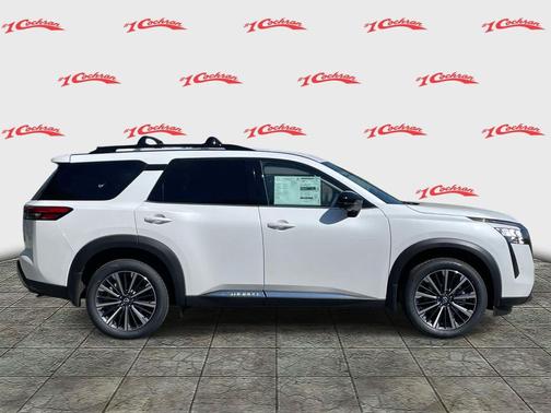 Everest White Pearl Tricoat 2026 Nissan Pathfinder Platinum