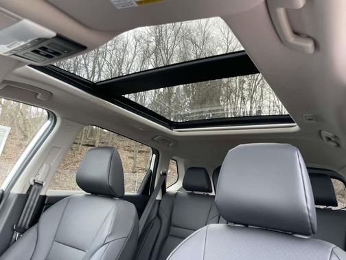 Everest White Pearl Tricoat 2026 Nissan Rogue Dark Armor