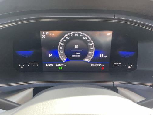 Platinum Gray Metallic 2022 Volkswagen Taos 1.5T SE