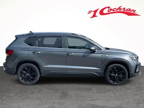 Platinum Gray Metallic 2022 Volkswagen Taos 1.5T SE