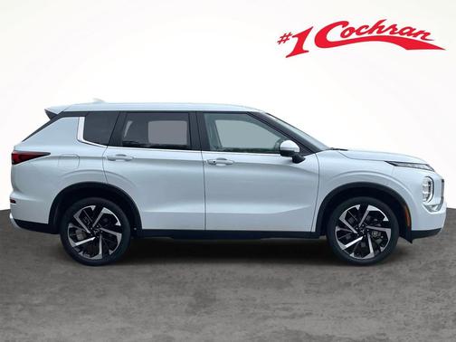 White Diamond 2024 Mitsubishi Outlander SE 2.5 2WD