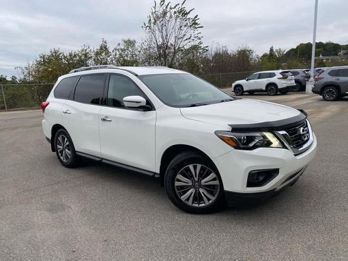 2018 Nissan Pathfinder SV