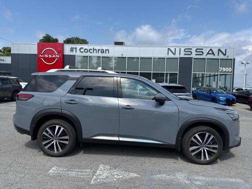 2025 Nissan Pathfinder Platinum