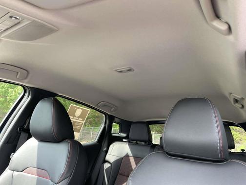 Deep Blue Pearl 2026 Nissan Kicks SR