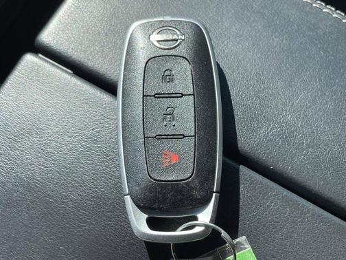 Super Black 2023 Nissan Rogue S