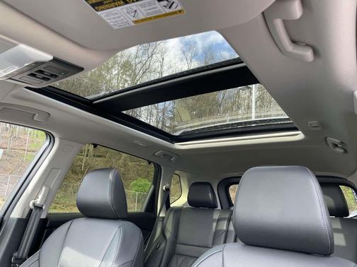 Boulder Gray Pearl/Super Black 2026 Nissan Rogue Platinum