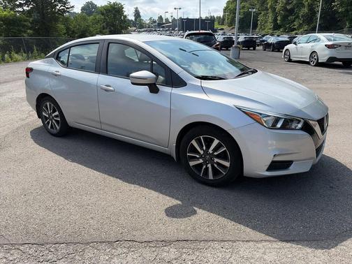 Brilliant Silver Metallic 2021 Nissan Versa 1.6 SV