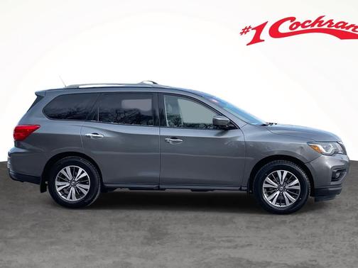 2017 Nissan Pathfinder SL