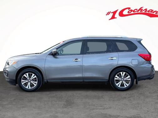 2017 Nissan Pathfinder SL