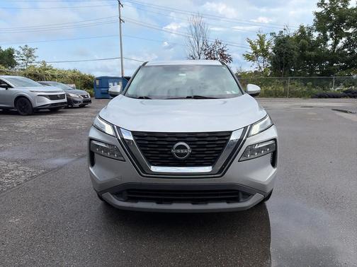 Brilliant Silver Metallic 2022 Nissan Rogue SV