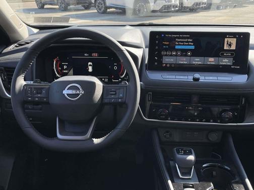 Champagne Silver Metallic/Super Black 2026 Nissan Rogue Platinum