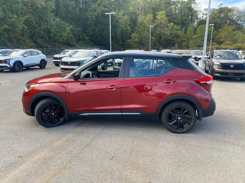 2020 Nissan Kicks SR