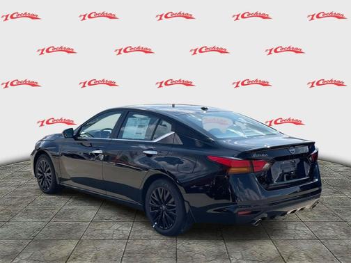 Super Black 2025 Nissan Altima SV FWD