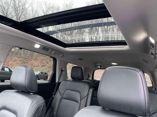 2022 Nissan Pathfinder SL 4WD