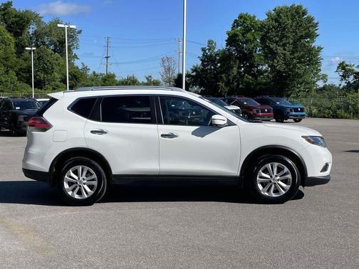 Glacier White 2016 Nissan Rogue SV