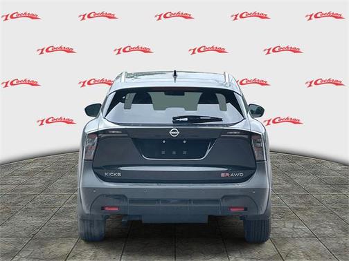 2025 Nissan Kicks SR