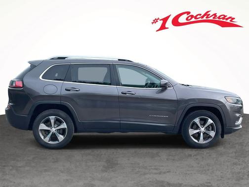 Granite Crystal Metallic Clearcoat 2019 Jeep Cherokee Limited