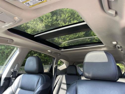 Brilliant Silver Metallic 2017 Nissan Murano SL