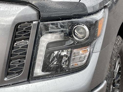 2019 Nissan Titan SV