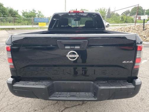 2023 Nissan Frontier S